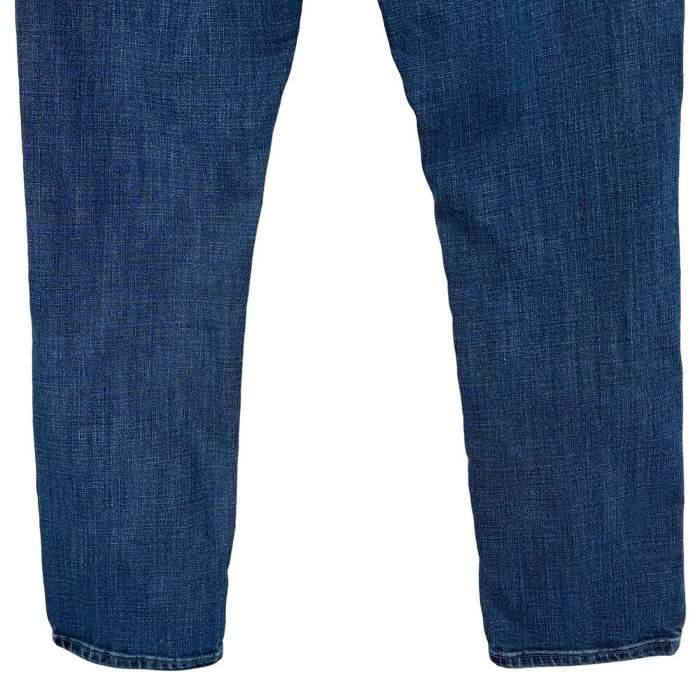 Levi’s Womens SZ 4 Classic Straight Jeans Mid-Rise Stretch Pockets Medium Wash - Picture 7 of 12
